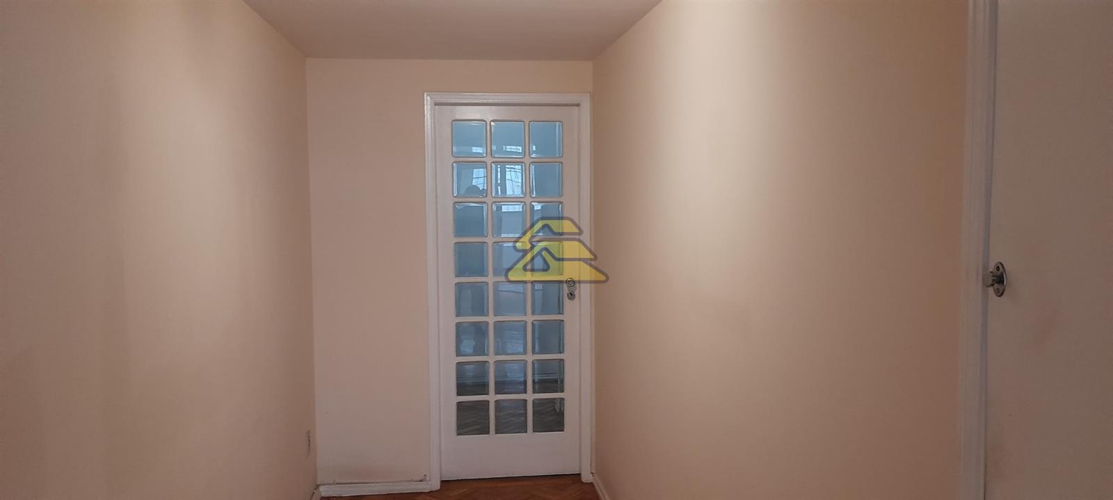 Apartamento à venda com 3 quartos, 160m² - Foto 3