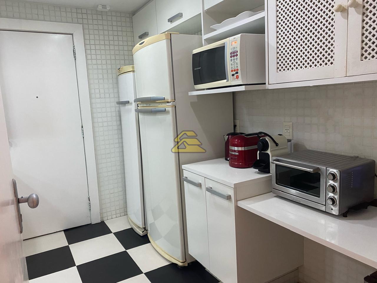 Apartamento à venda com 3 quartos, 135m² - Foto 32