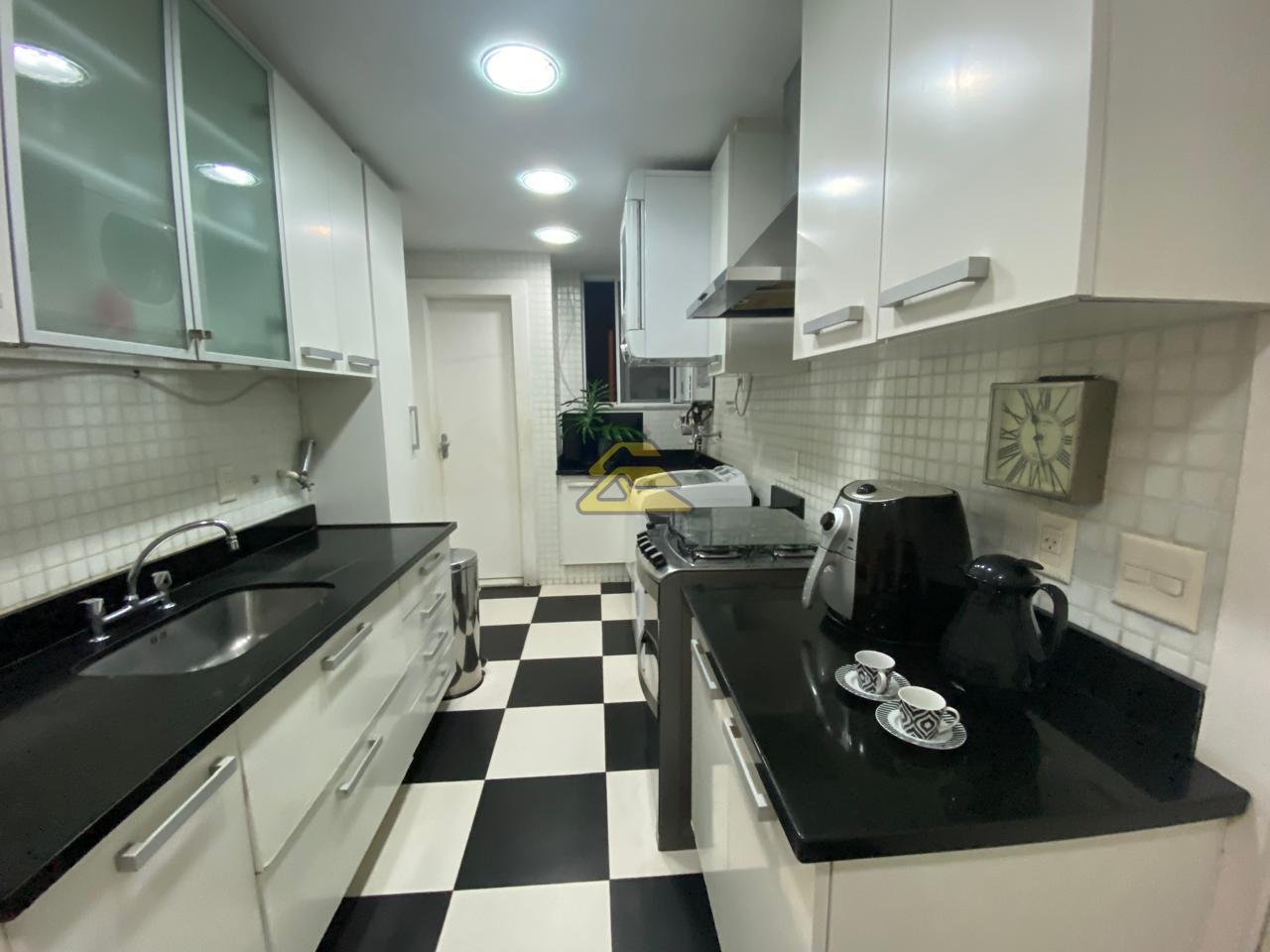 Apartamento à venda com 3 quartos, 135m² - Foto 30