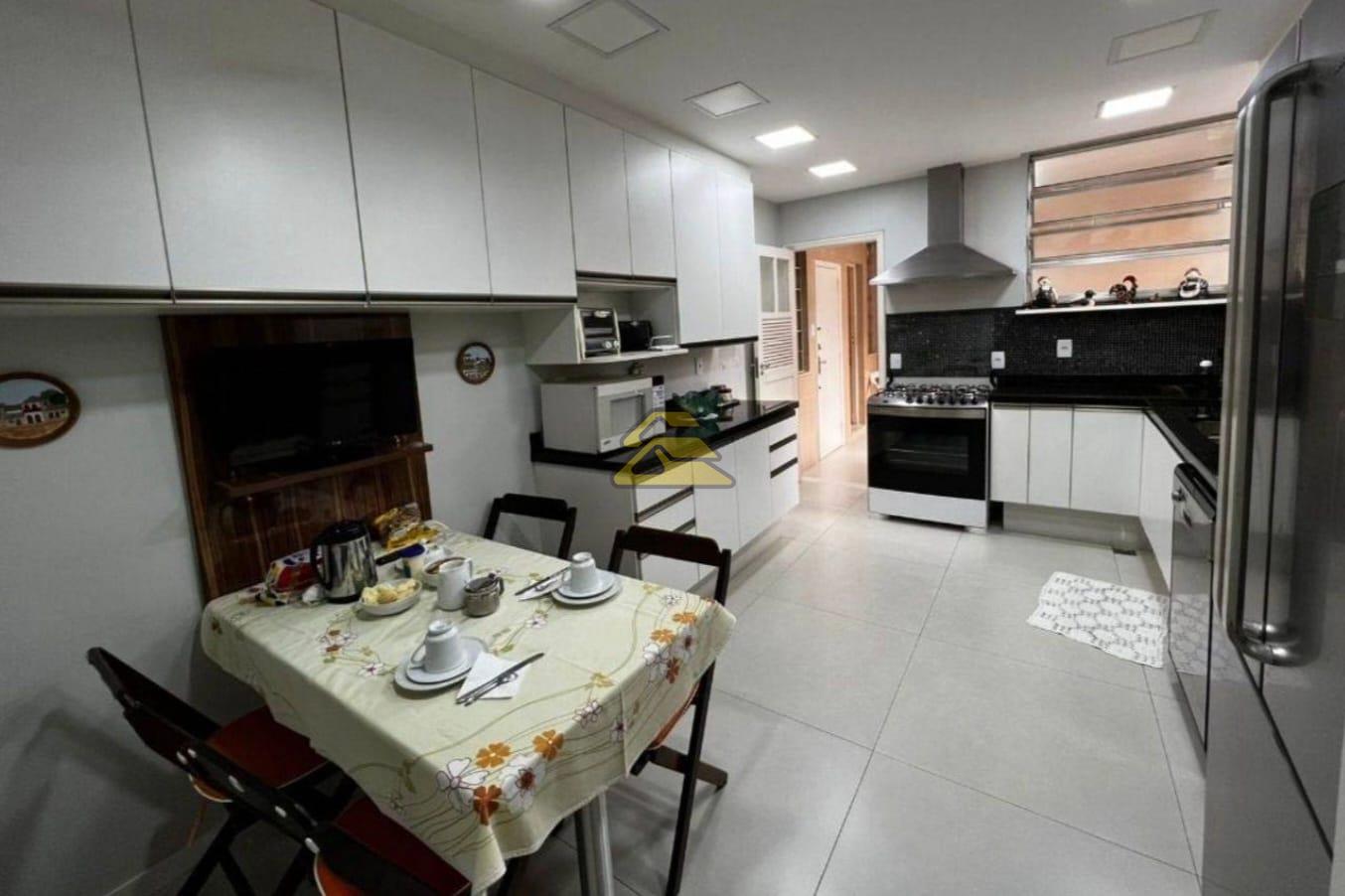 Apartamento à venda com 4 quartos, 243m² - Foto 14