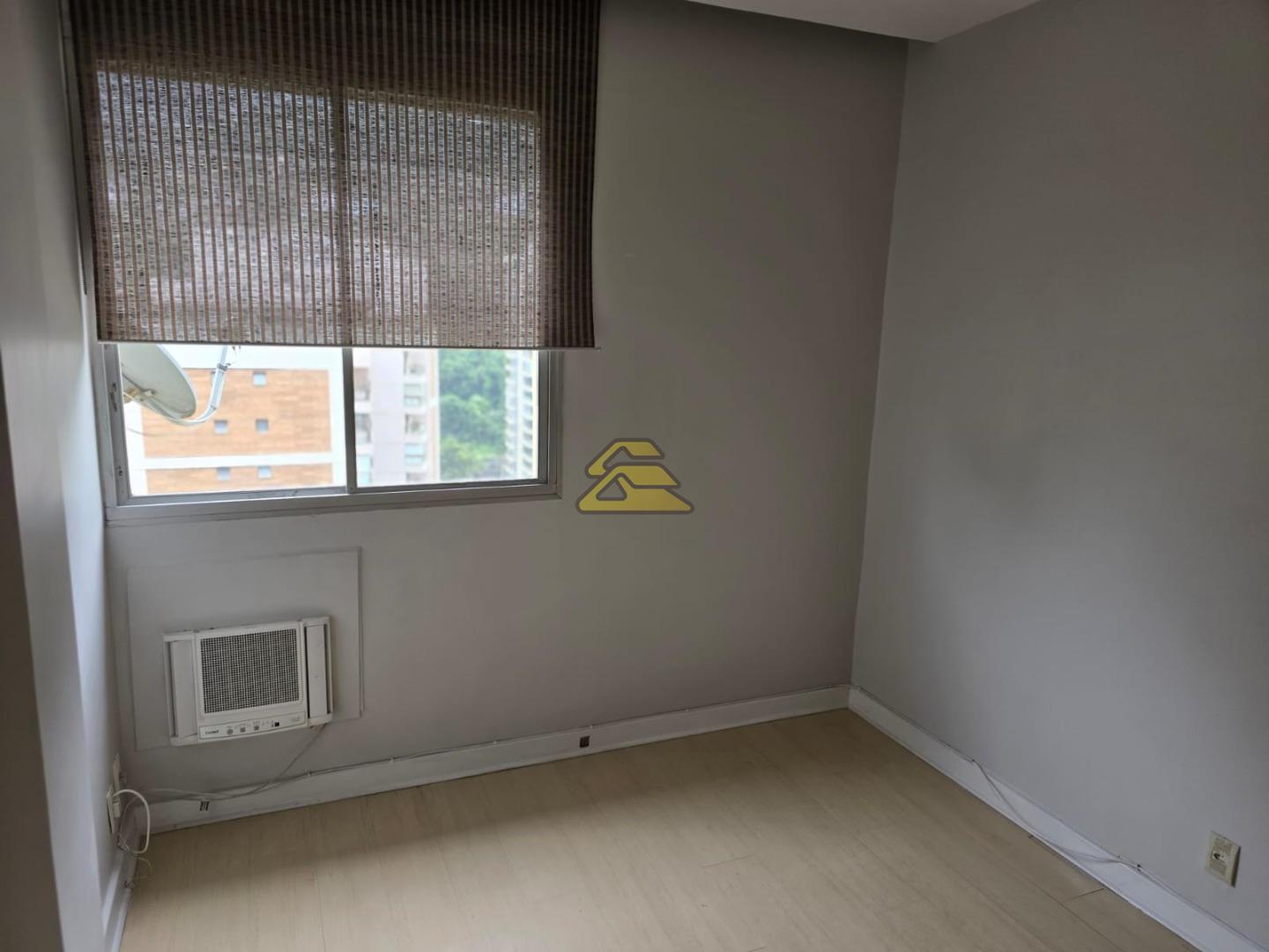 Apartamento à venda com 3 quartos, 131m² - Foto 12