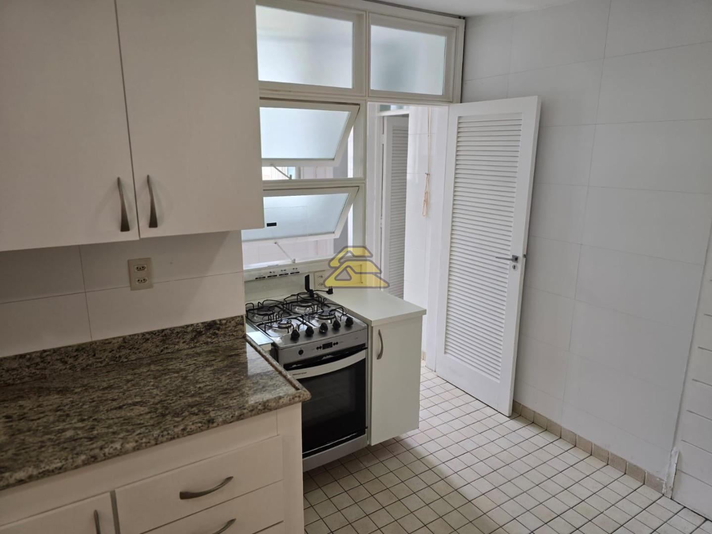 Apartamento à venda com 3 quartos, 131m² - Foto 33