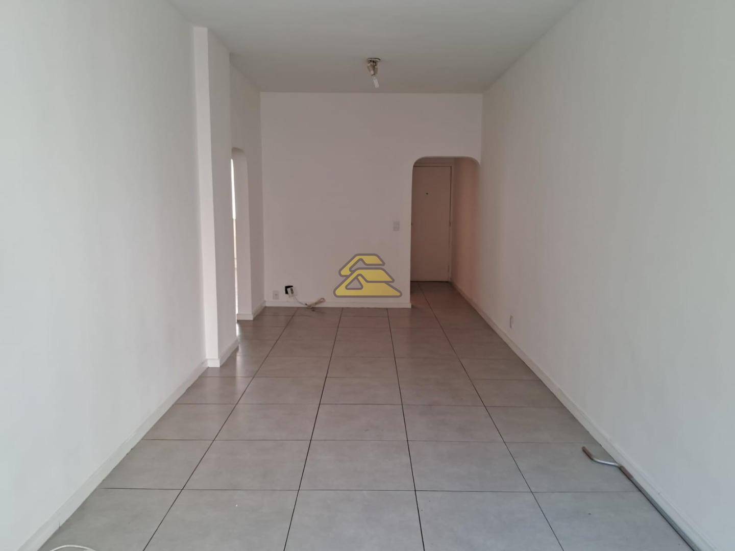 Apartamento à venda com 2 quartos, 77m² - Foto 3