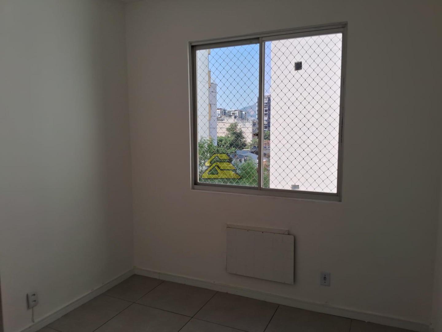 Apartamento à venda com 2 quartos, 77m² - Foto 10