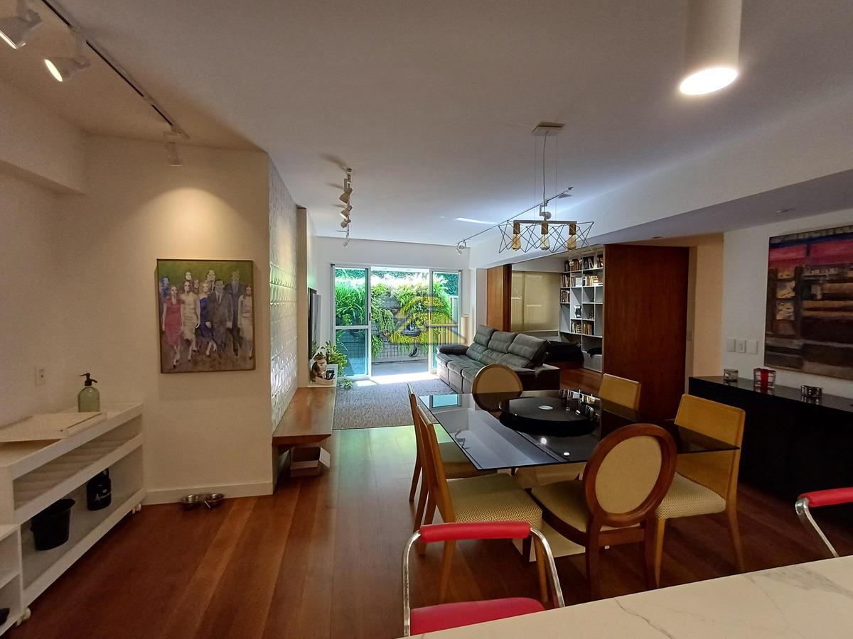 Apartamento à venda com 3 quartos, 151m² - Foto 2