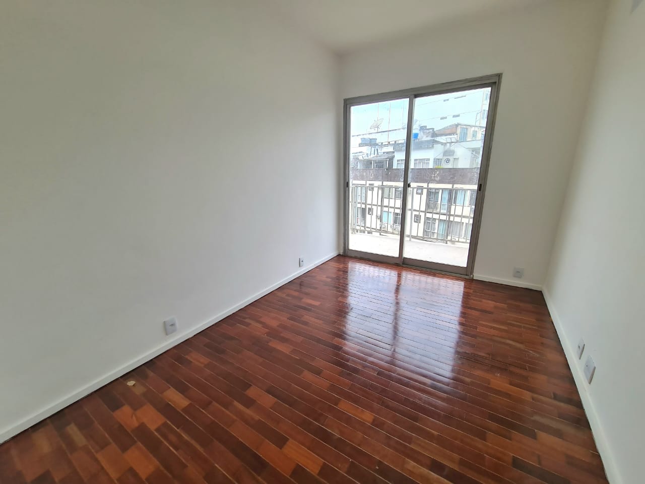 Apartamento à venda com 3 quartos, 100m² - Foto 4