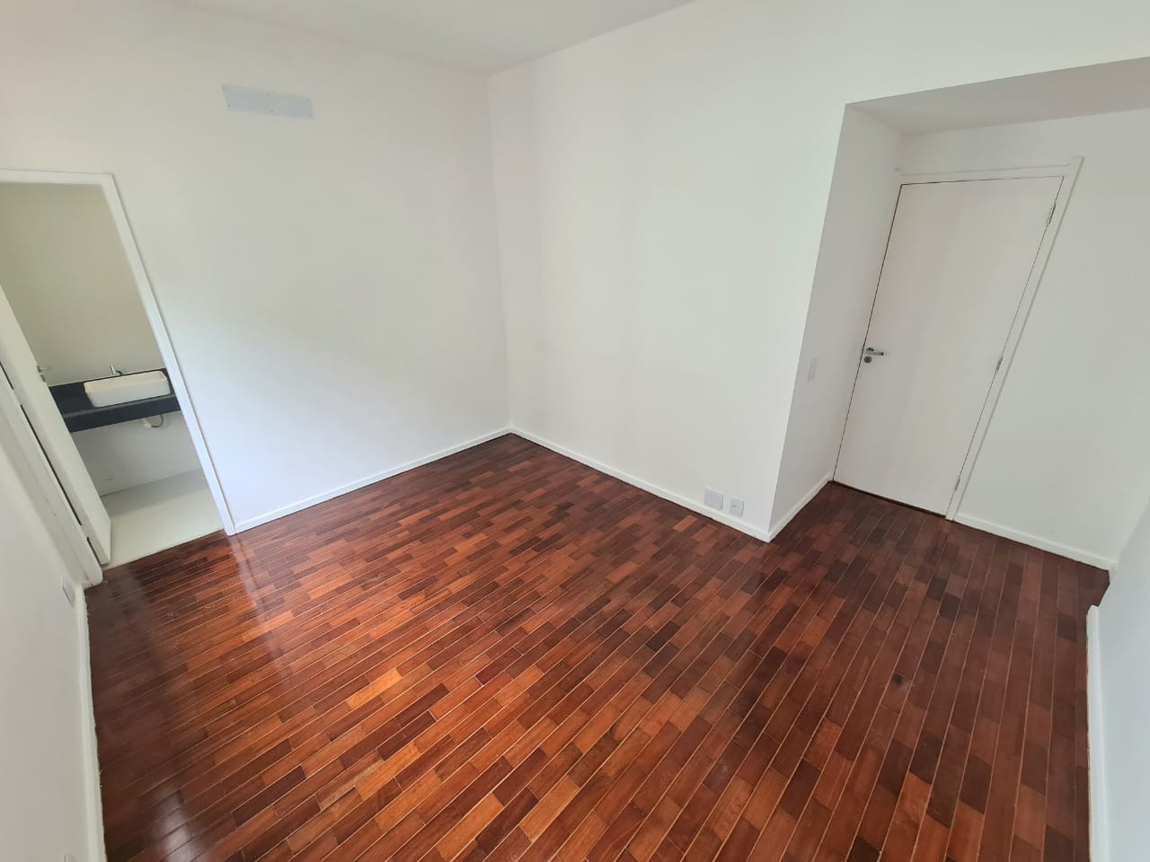 Apartamento à venda com 3 quartos, 100m² - Foto 7