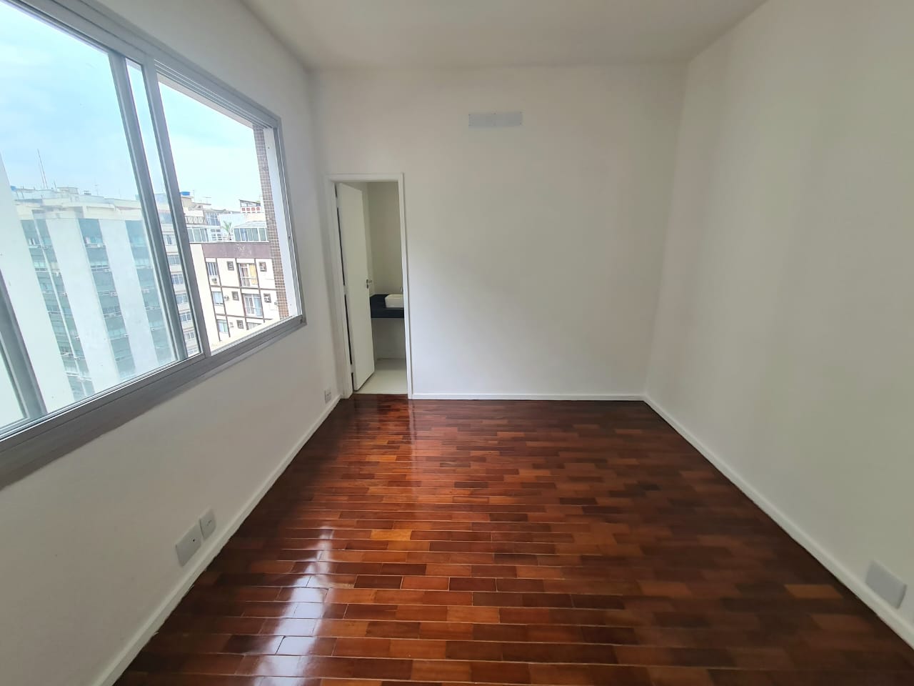 Apartamento à venda com 3 quartos, 100m² - Foto 11