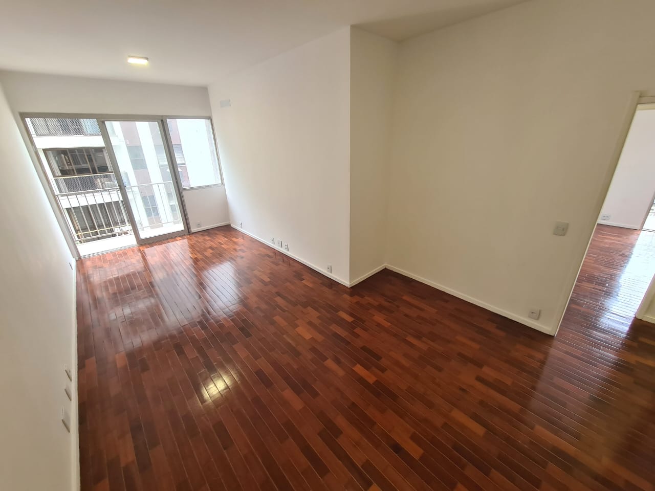 Apartamento à venda com 3 quartos, 100m² - Foto 3