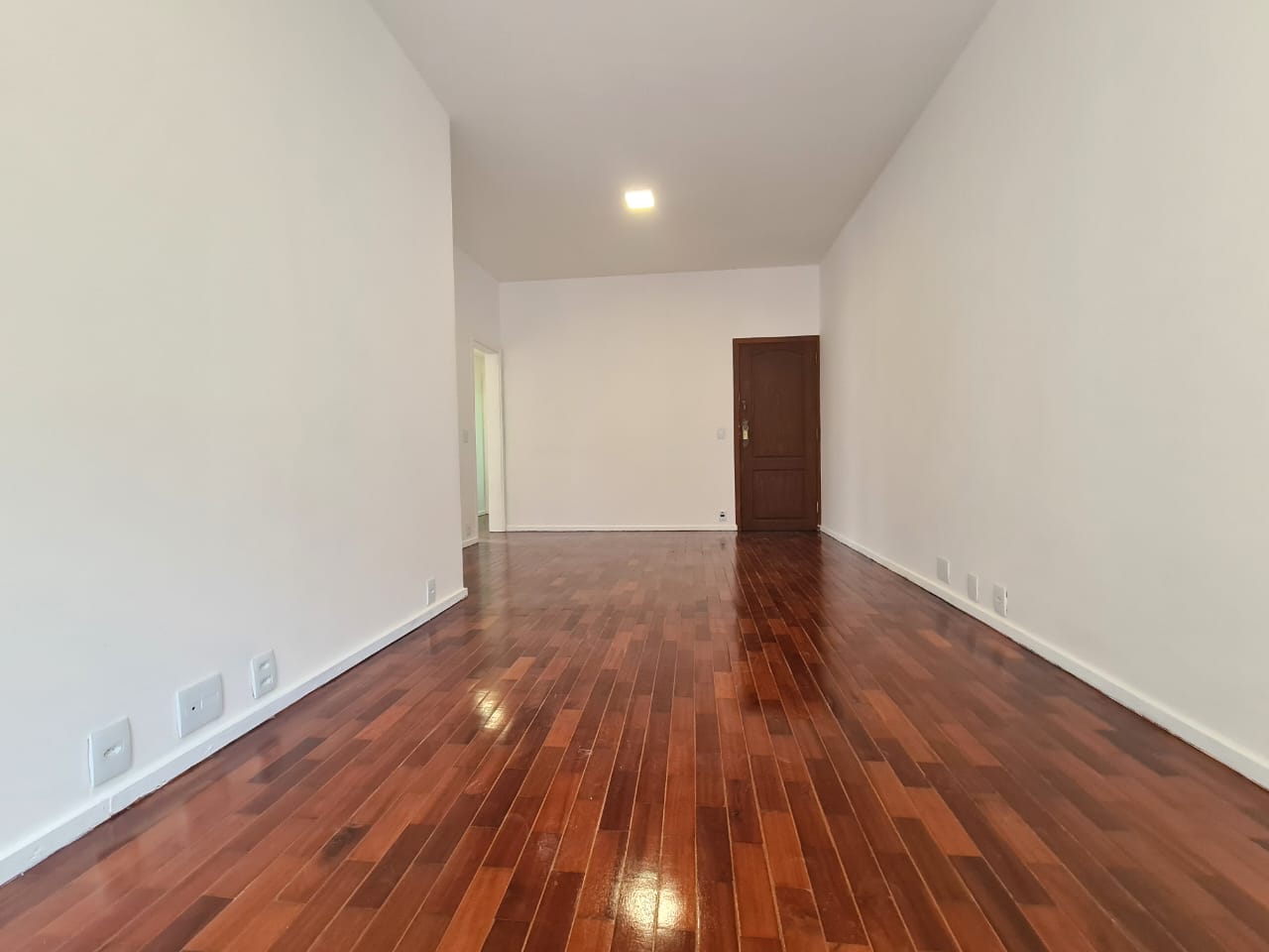 Apartamento à venda com 3 quartos, 100m² - Foto 2