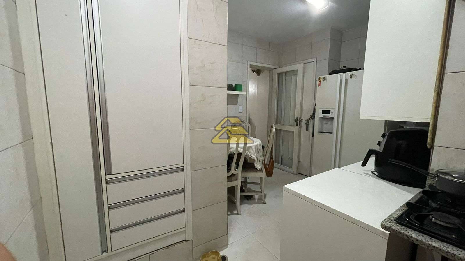 Apartamento à venda com 3 quartos, 106m² - Foto 13