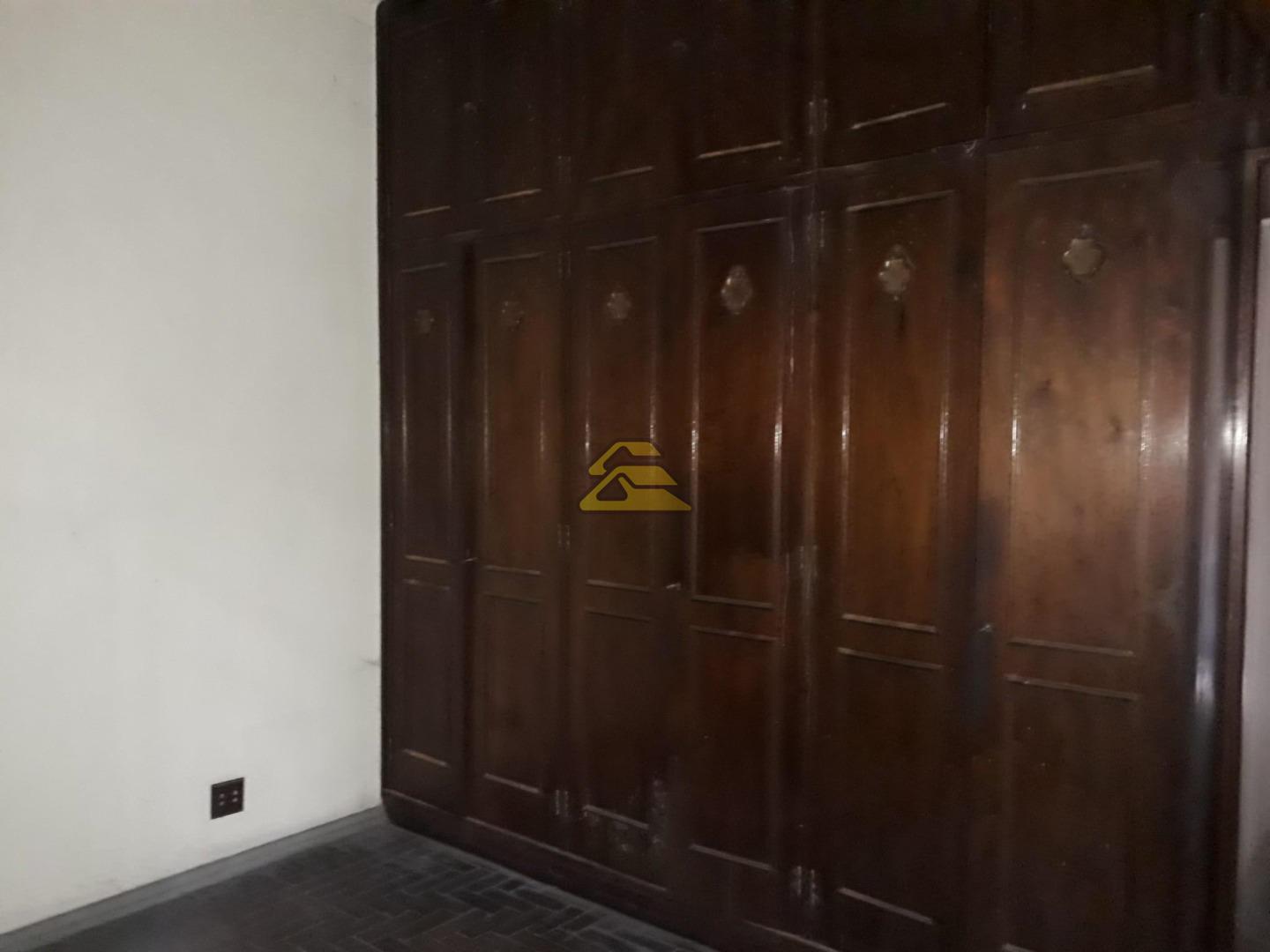 Casa à venda com 5 quartos, 140m² - Foto 5