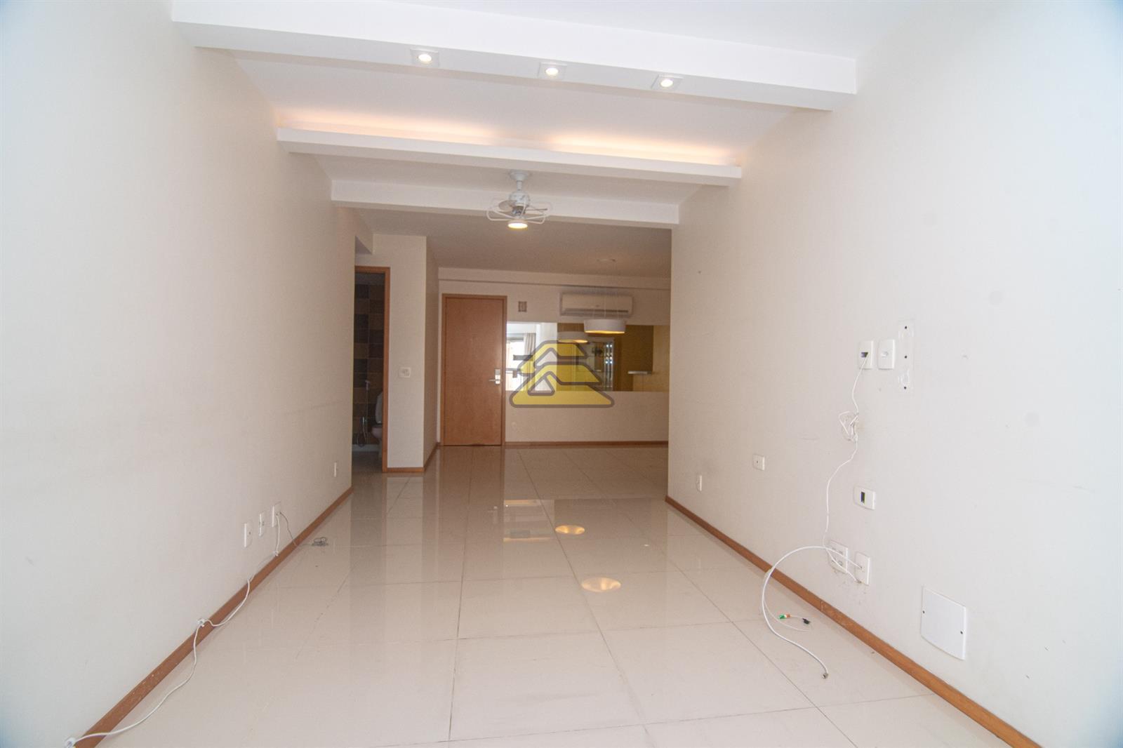 Apartamento à venda com 3 quartos, 134m² - Foto 9