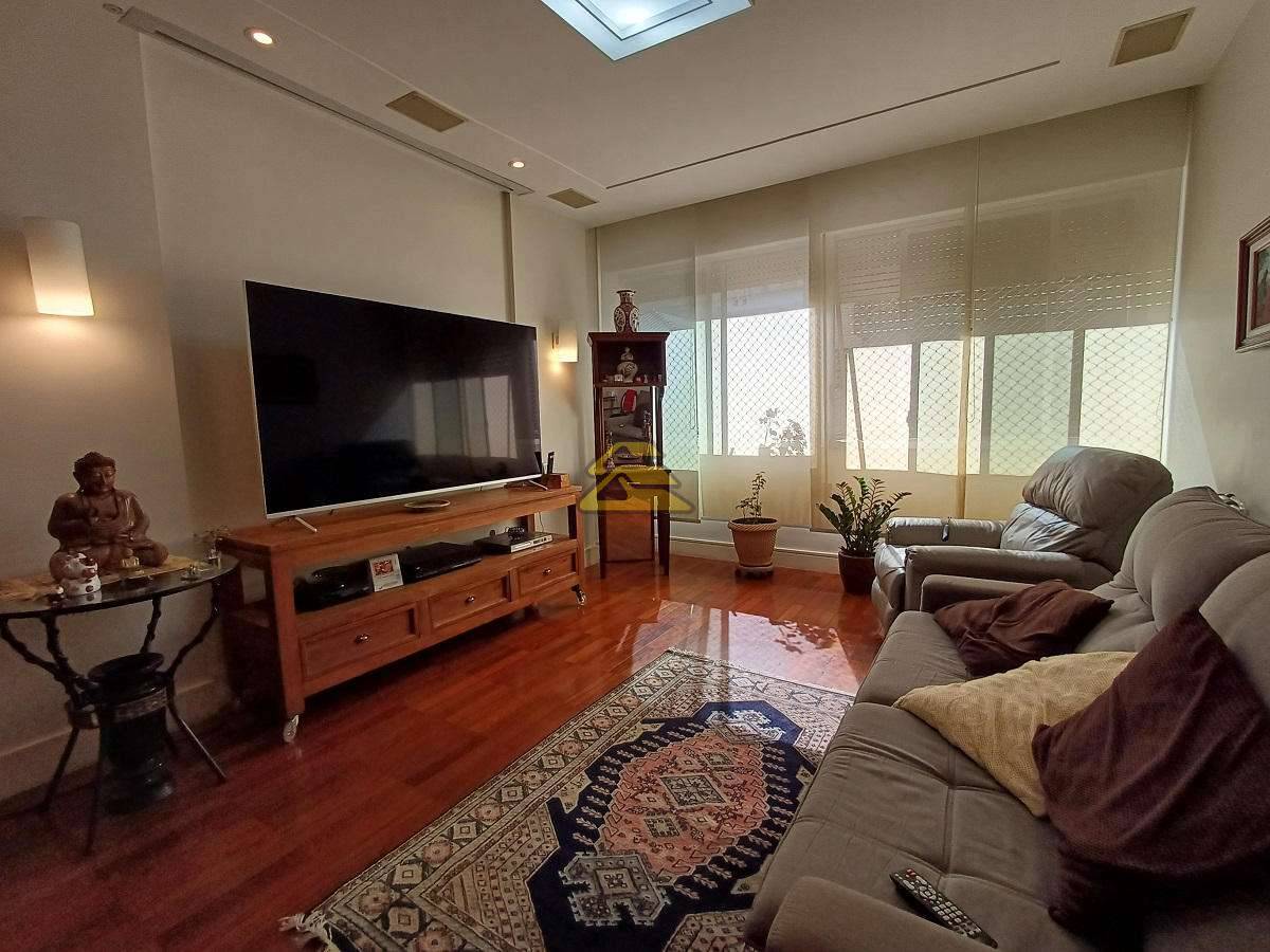 Apartamento à venda com 4 quartos, 145m² - Foto 1