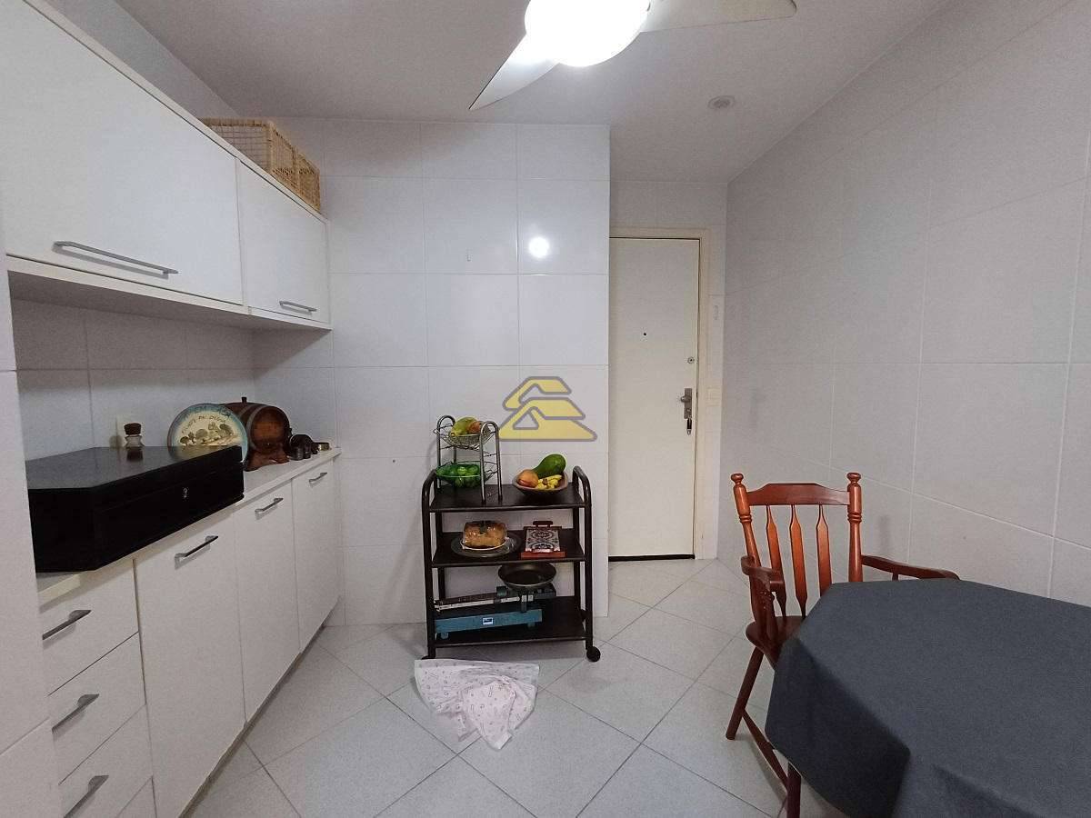 Apartamento à venda com 4 quartos, 145m² - Foto 25