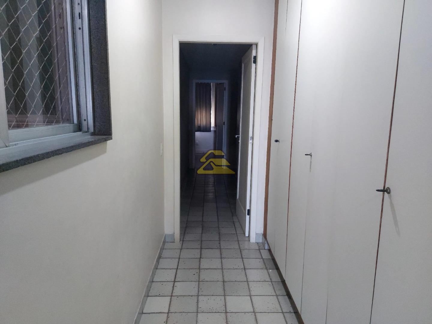 Apartamento à venda com 4 quartos, 225m² - Foto 23