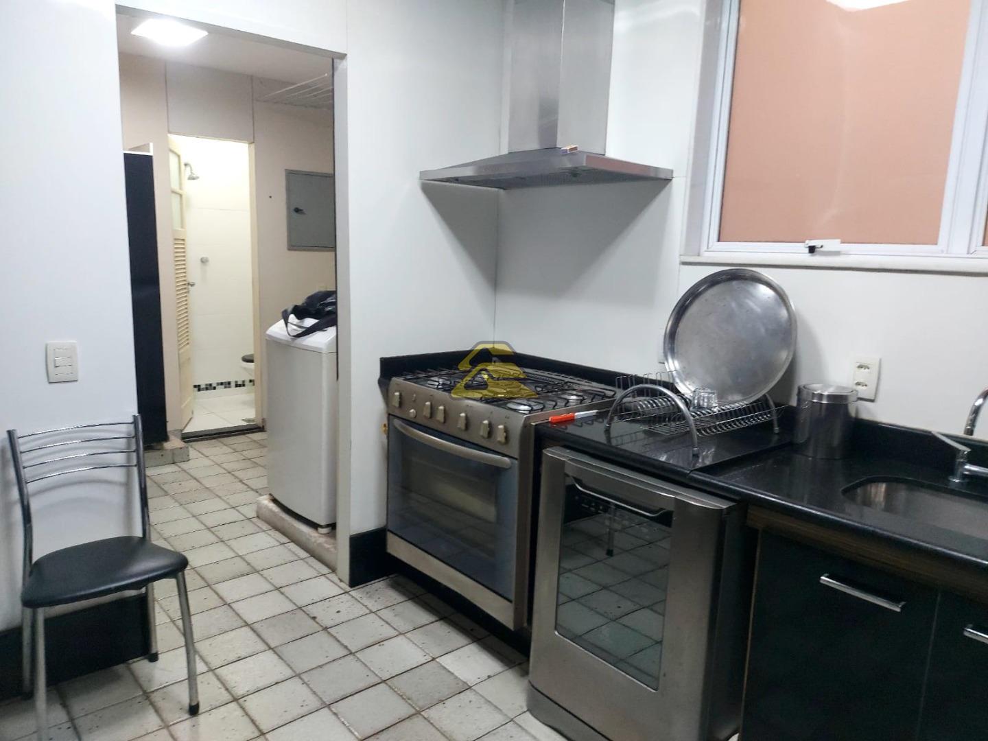 Apartamento à venda com 4 quartos, 225m² - Foto 29