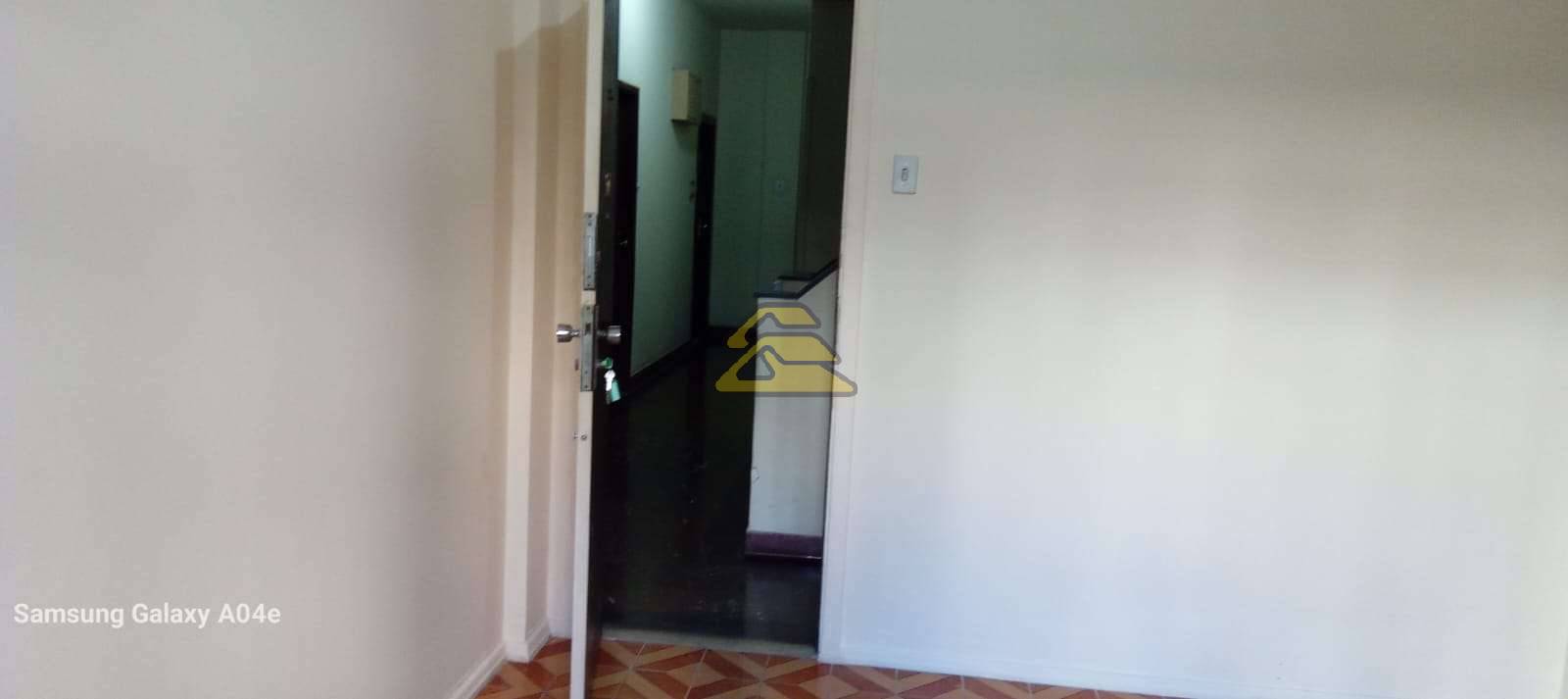 Apartamento à venda com 2 quartos, 60m² - Foto 7