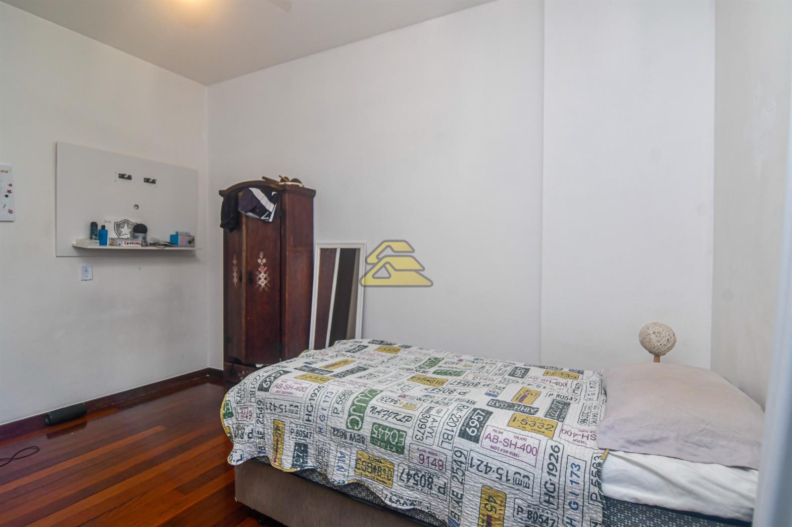 Apartamento à venda com 3 quartos, 123m² - Foto 2