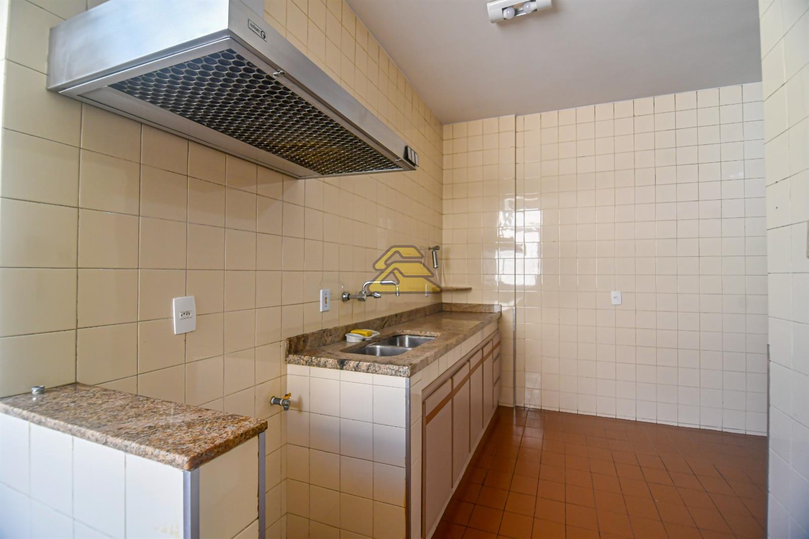 Apartamento à venda com 3 quartos, 121m² - Foto 18