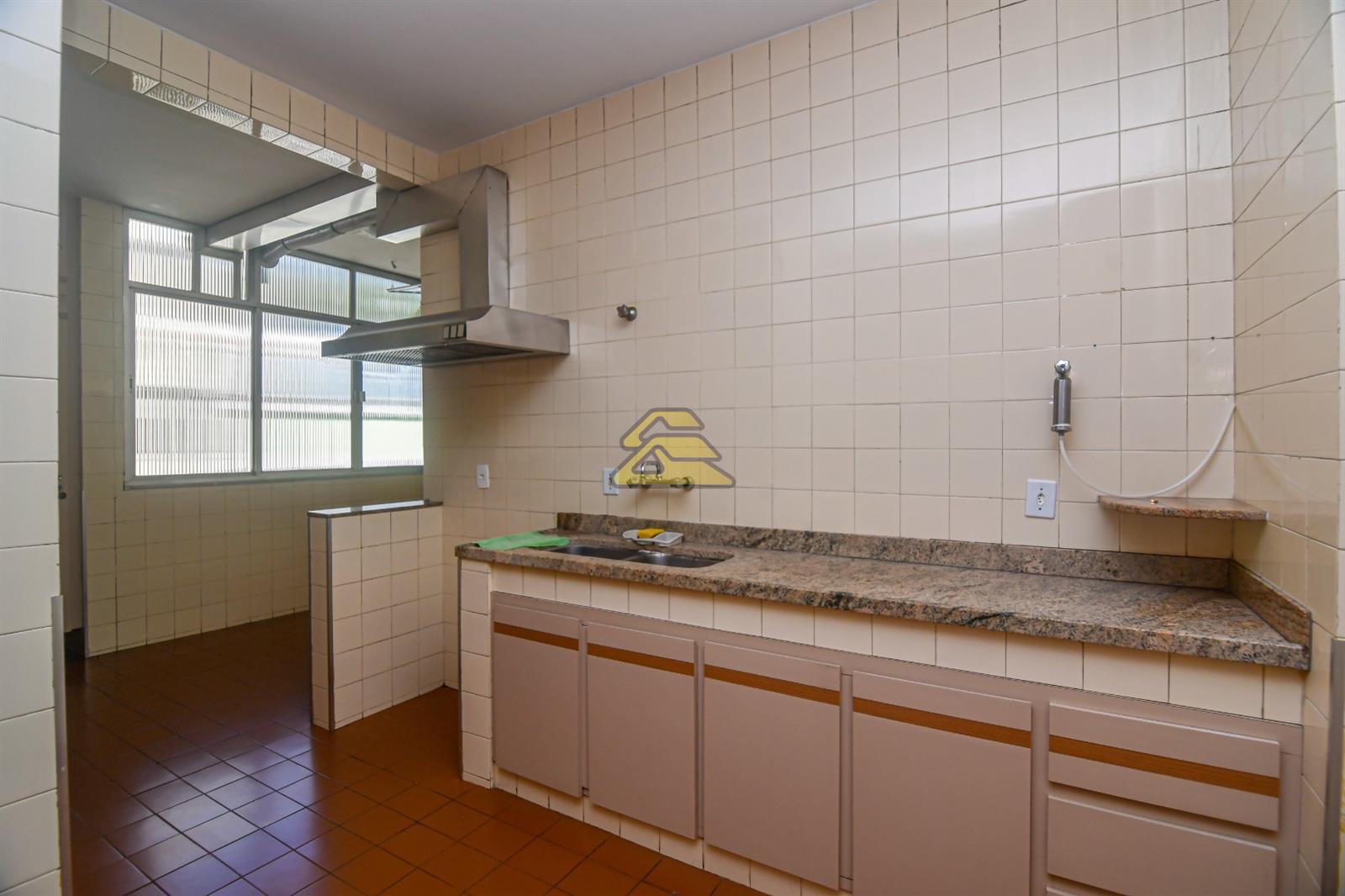 Apartamento à venda com 3 quartos, 121m² - Foto 19