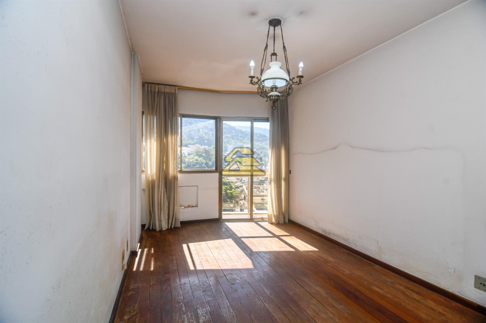 Apartamento à venda com 3 quartos, 121m² - Foto 13