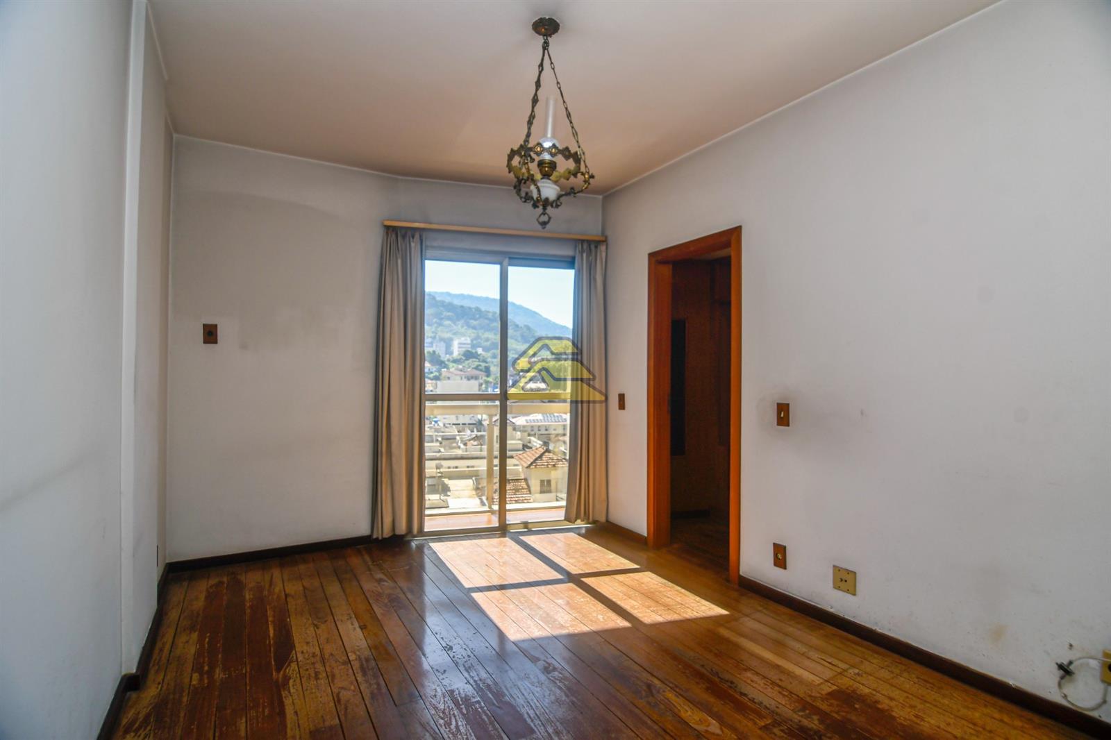 Apartamento à venda com 3 quartos, 121m² - Foto 8