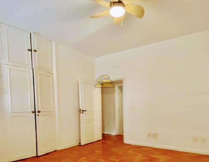 Apartamento à venda com 4 quartos, 200m² - Foto 12