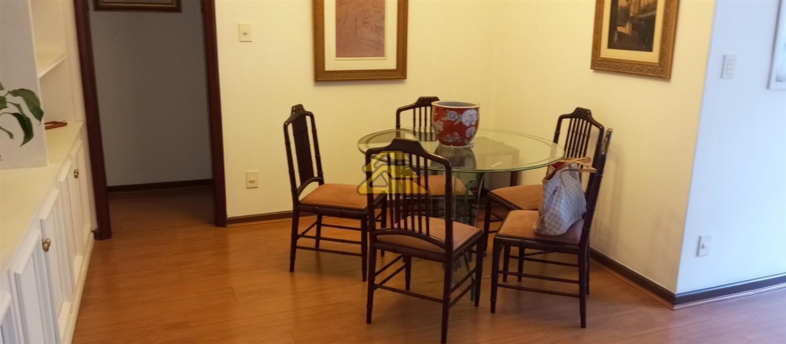 Apartamento à venda com 3 quartos, 110m² - Foto 4