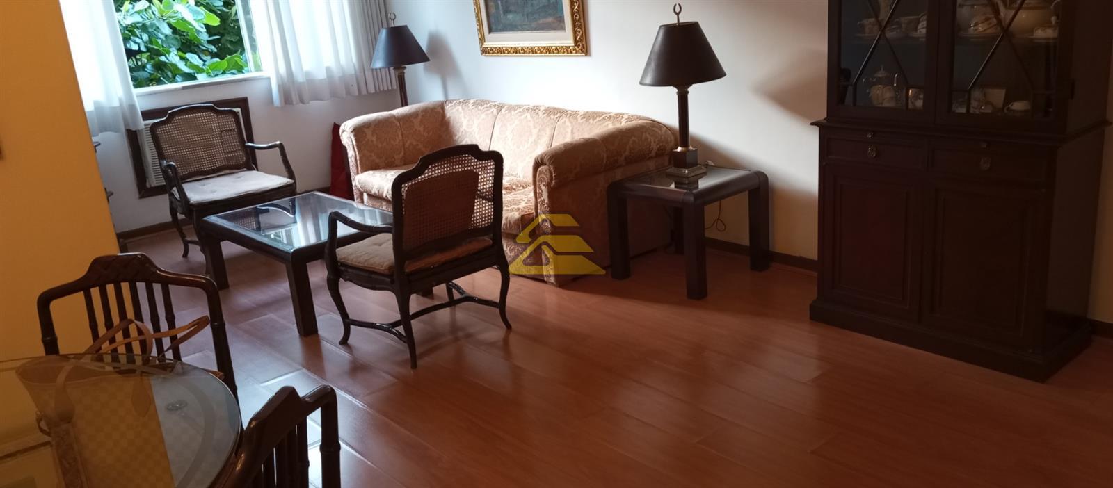 Apartamento à venda com 3 quartos, 110m² - Foto 1