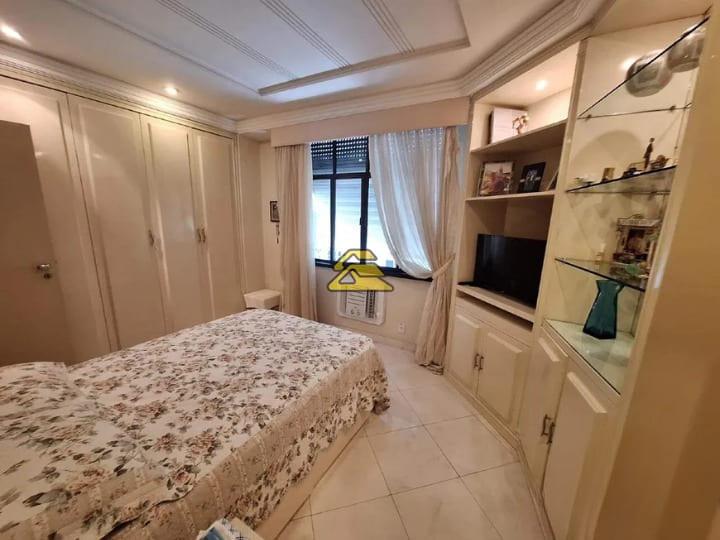 Apartamento à venda com 4 quartos, 236m² - Foto 13