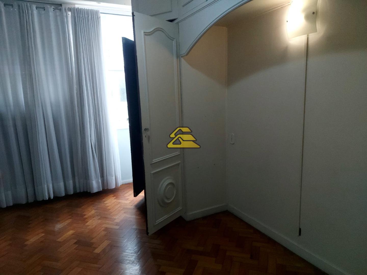 Apartamento à venda com 4 quartos, 215m² - Foto 8