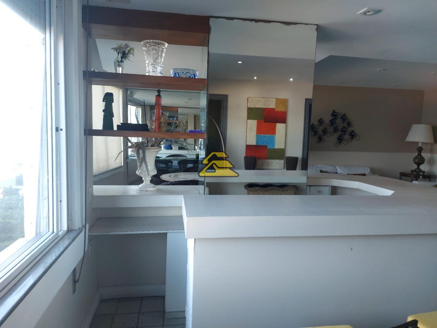 Apartamento à venda com 4 quartos, 225m² - Foto 13