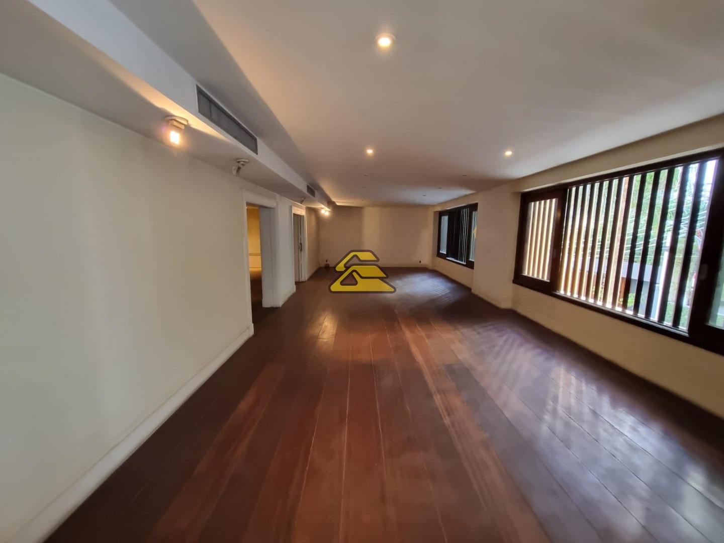 Casa à venda com 6 quartos, 1397m² - Foto 12