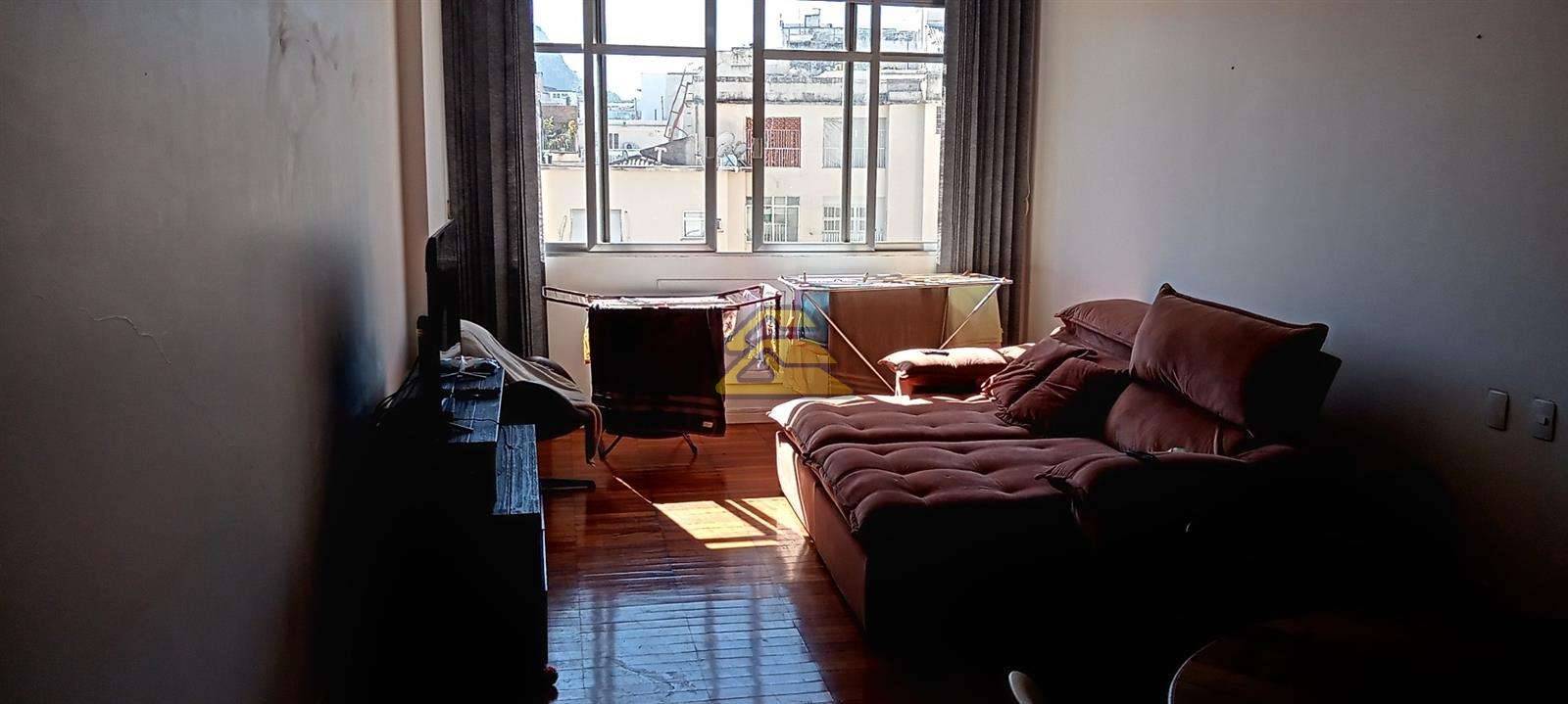 Apartamento à venda com 3 quartos, 111m² - Foto 2