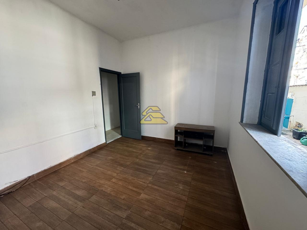 Apartamento à venda com 2 quartos, 60m² - Foto 2