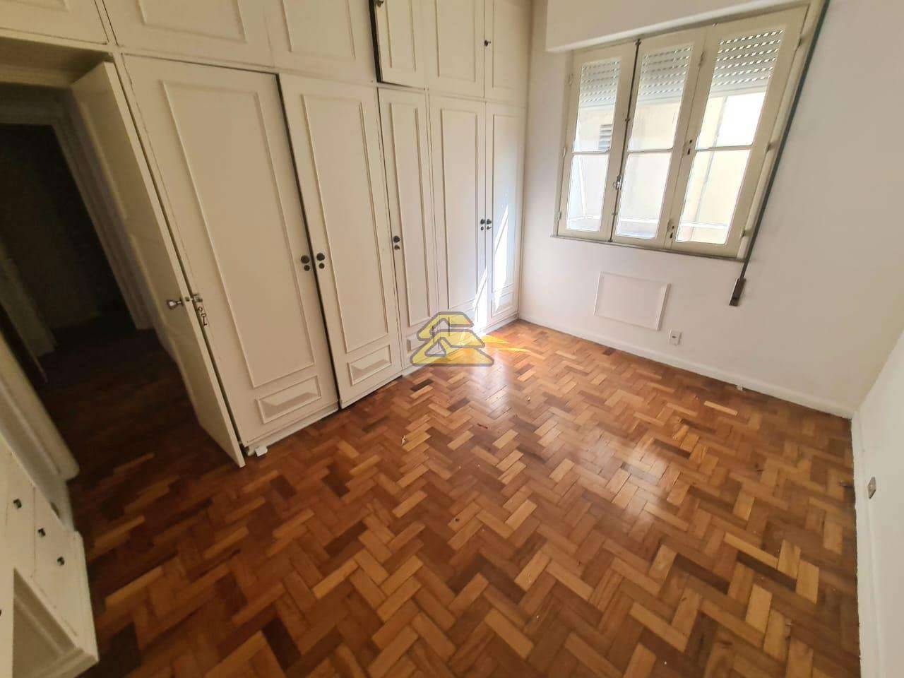 Apartamento à venda com 3 quartos, 120m² - Foto 2