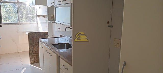 Apartamento à venda com 2 quartos, 72m² - Foto 17