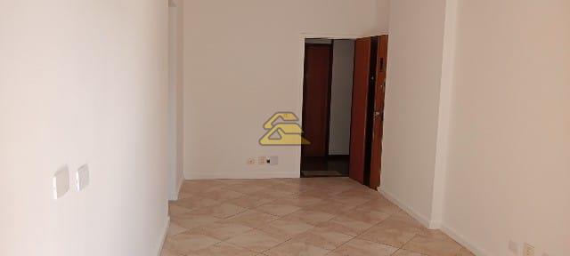 Apartamento à venda com 2 quartos, 72m² - Foto 4