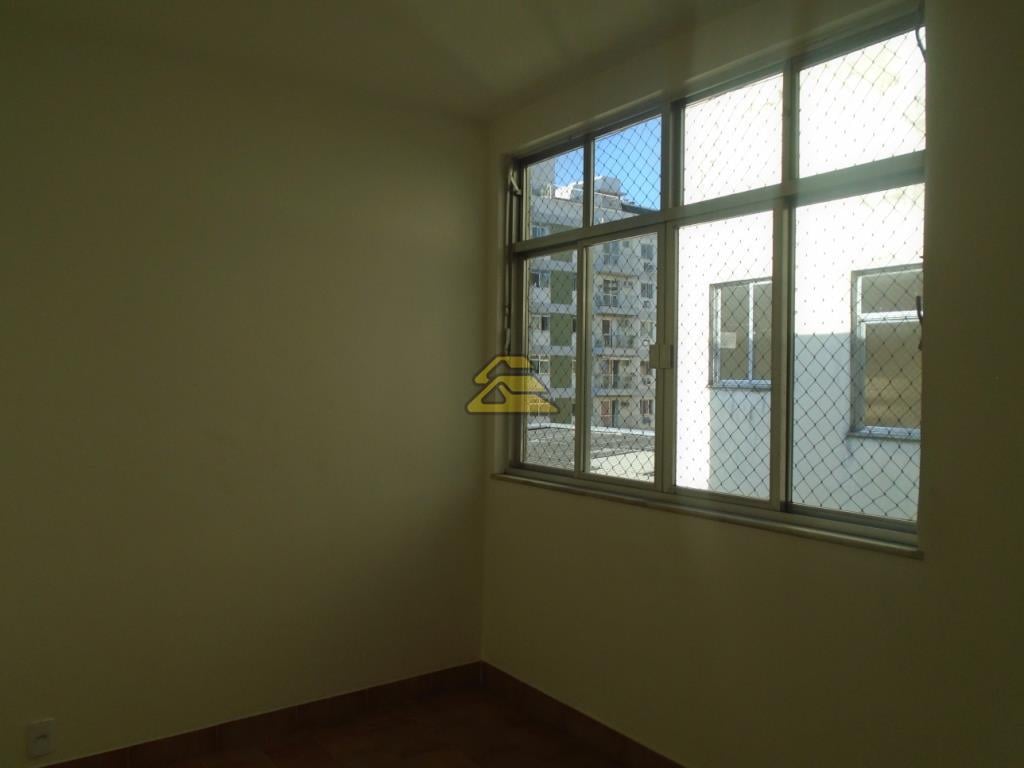 Apartamento para alugar com 2 quartos, 85m² - Foto 4