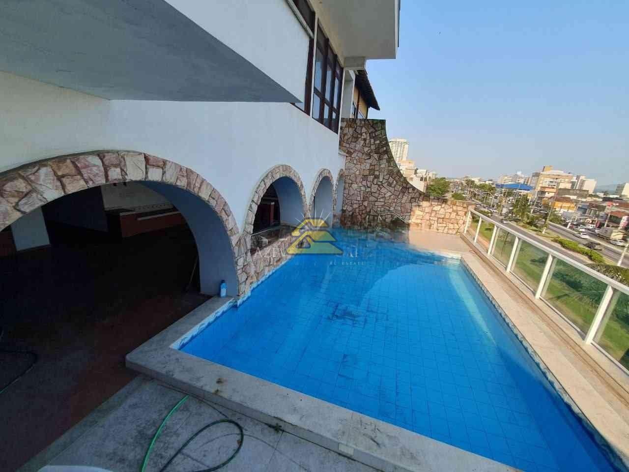 Casa à venda com 5 quartos, 455m² - Foto 1