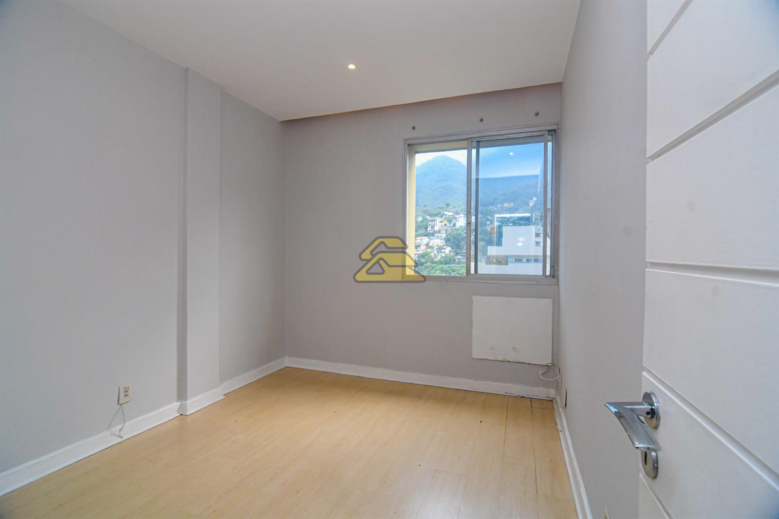 Apartamento à venda com 3 quartos, 131m² - Foto 23