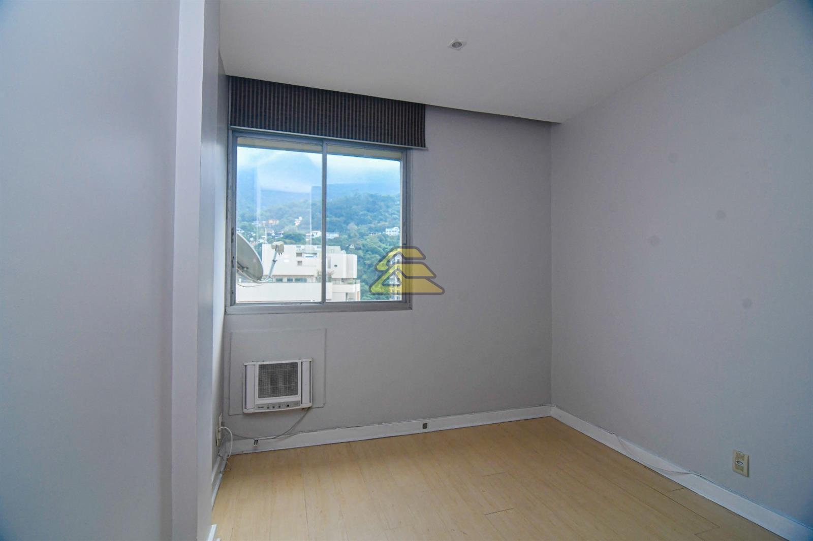 Apartamento à venda com 3 quartos, 131m² - Foto 26