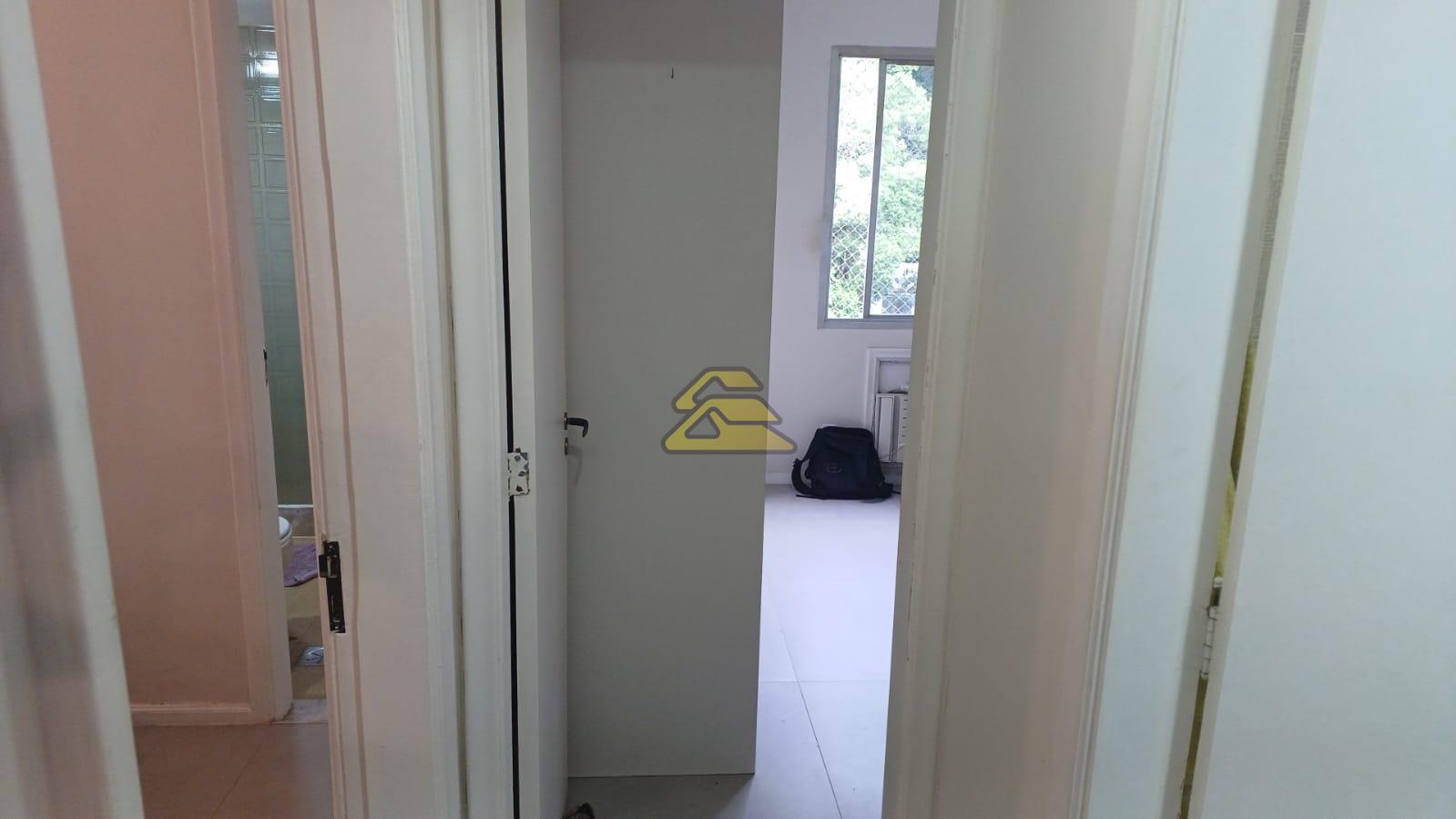 Apartamento à venda com 2 quartos, 68m² - Foto 24