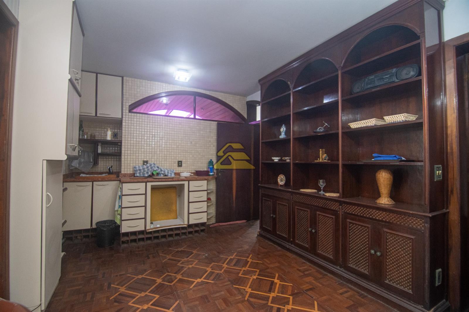 Casa à venda com 4 quartos, 298m² - Foto 24