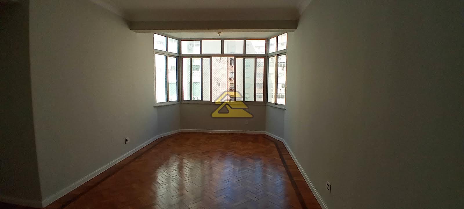 Apartamento à venda com 3 quartos, 107m² - Foto 2