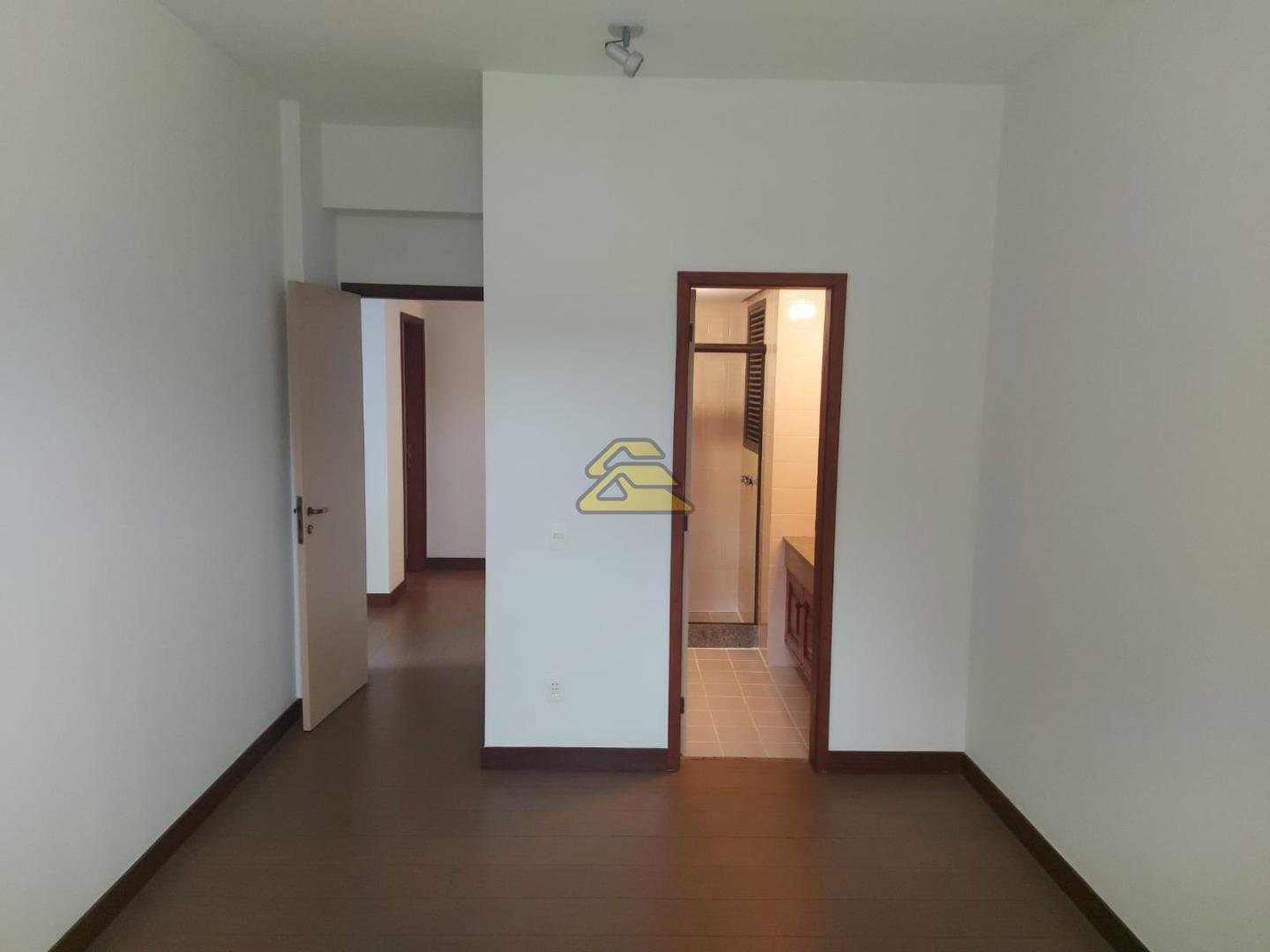 Apartamento à venda com 2 quartos, 100m² - Foto 10