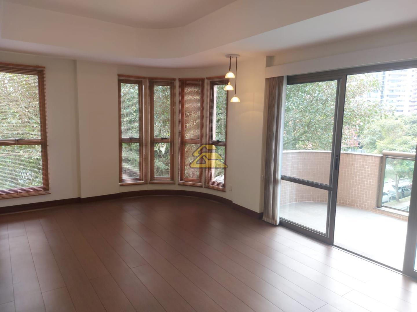 Apartamento à venda com 2 quartos, 100m² - Foto 3