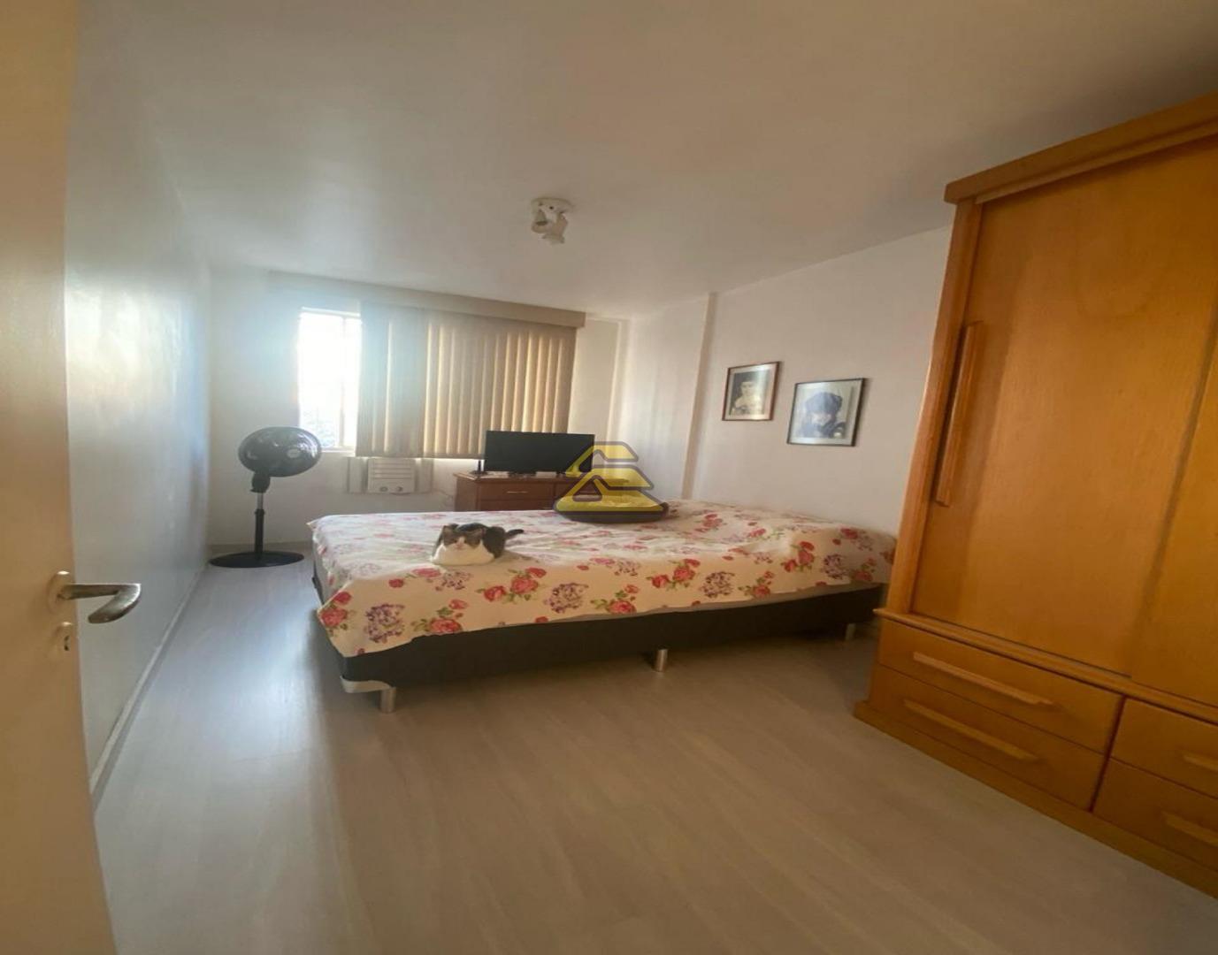 Apartamento à venda com 2 quartos, 64m² - Foto 11