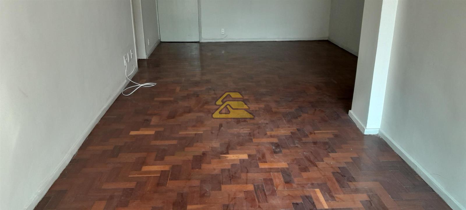 Apartamento à venda com 2 quartos, 100m² - Foto 4